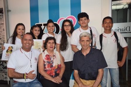 Estudiantes y docentes de la institución educativa José Eustacio Rivera.